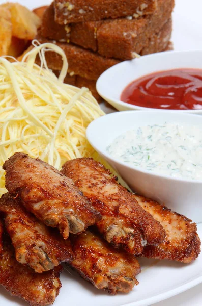 Pollo Fritto Con Patatine Fritte Piatto — Foto Stock