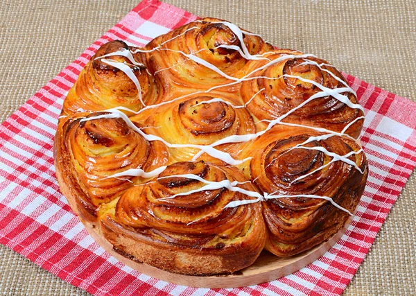 Een Eenvoudige Ronde Brood Challah Met Suiker — Stockfoto