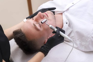 Yüz kozmetik cihazdır.