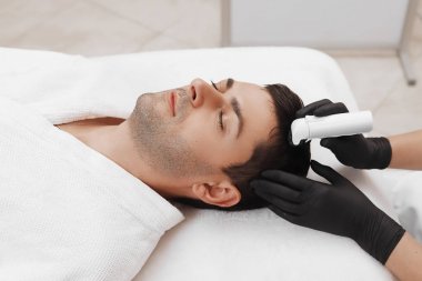  Yüz microneedling tedavi meso rulo.