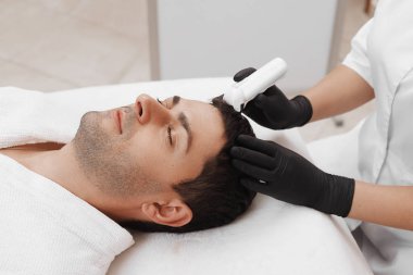  Yüz microneedling tedavi meso rulo.