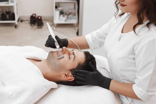 The device is facial cosmetology. — Stock Photo, Image