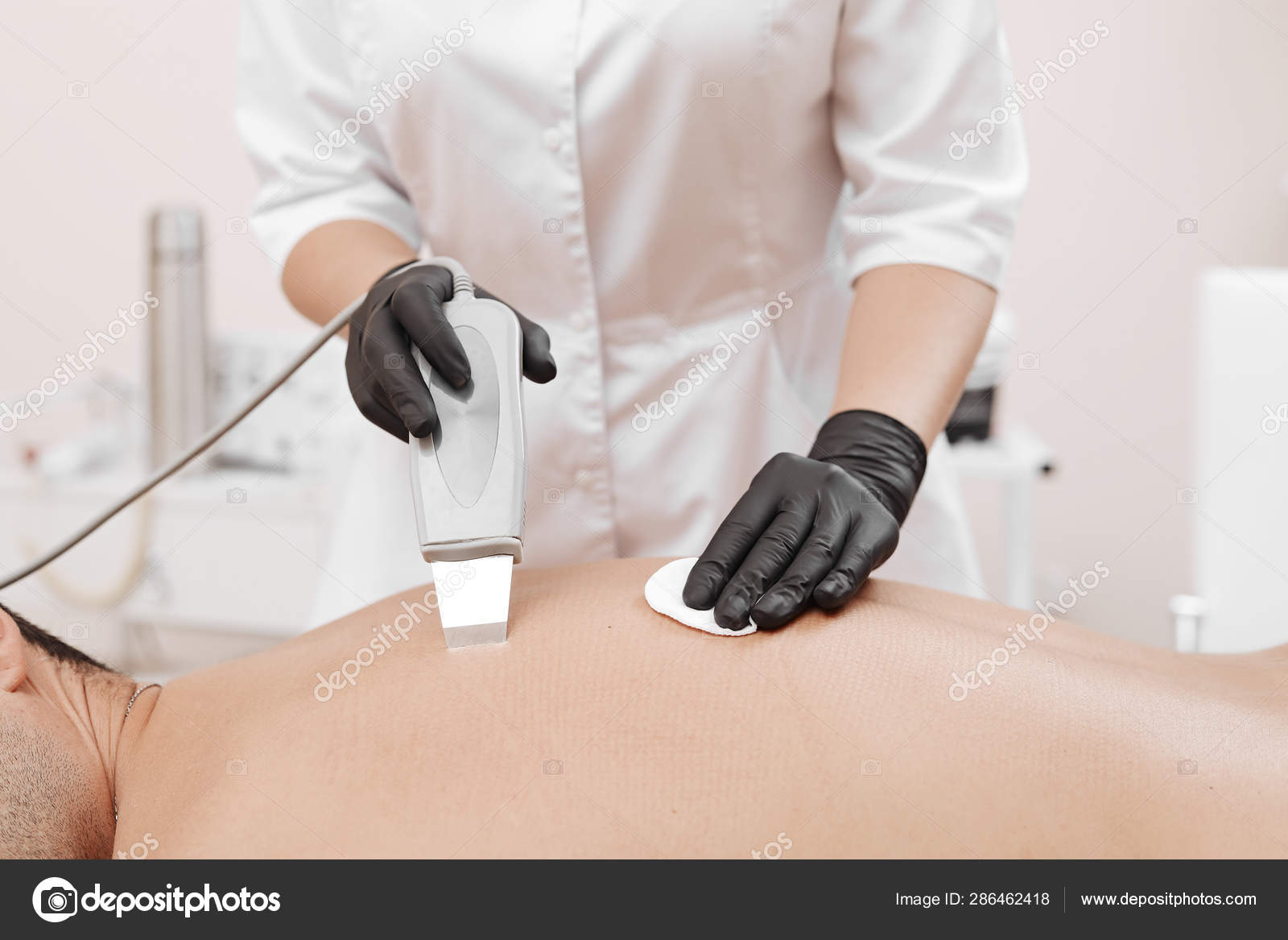 Скрабирование рук. Механическая чистка спины. Обертывание для тела. Ультразвуковая чистка спины. Механическая чистка спины.