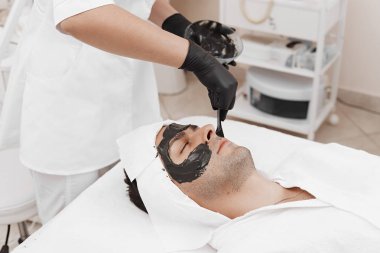 Spa terapi yüz siyah maske almak erkekler için.