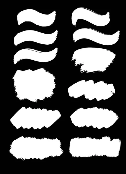 黒背景に分離された白でその他の芸術的なグランジ ブラシ ストロークのコレクション デザイン要素のセットです ベクトル図 — ストックベクタ