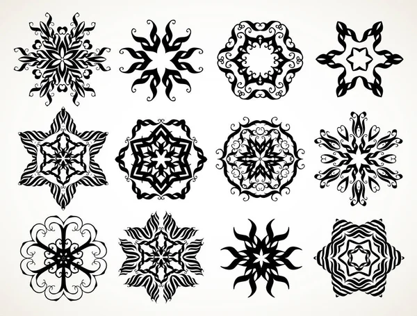 Utsmyckade doodle mandalas — Stock vektor