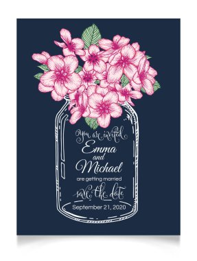 Vektör botanik çiçeği düğün davetiyesi. Cam kavanozda pembe elma çiçekleri olan koyu mavi bir şablon. Kutlama kartı ve yıldönümü için romantik tasarım.