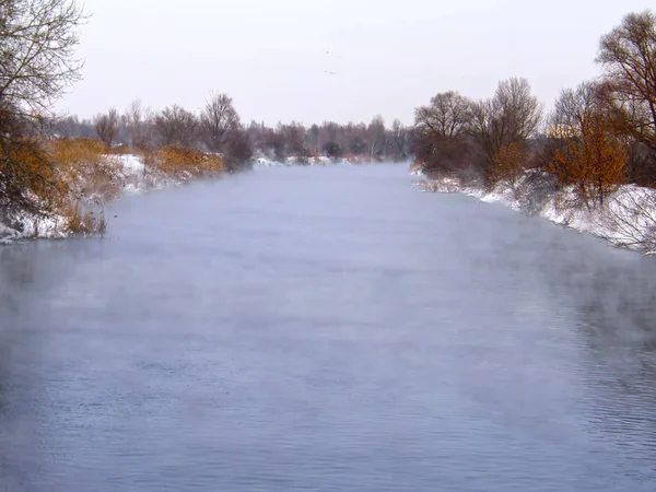 Beau Canal Eau Chaude Hiver — Photo