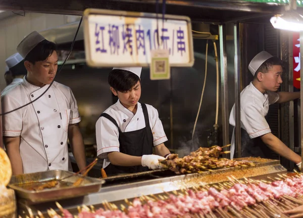 Xian Cina Aprile 2018 Hui Musulmano Prepara Street Food Nel — Foto Stock