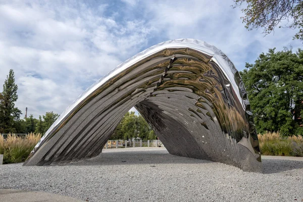 Wroclaw Polonia Septiembre 2019 Escultura Nawa Oskar Zieta Isla Daliowa —  Fotos de Stock