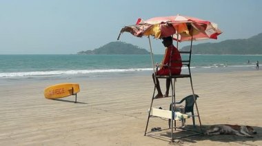 Goa, Hindistan - 17 Şubat 2016: Cankurtaran Palolem sahilde