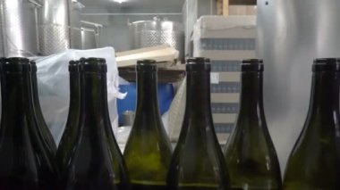 Şişeleme ve Konveyör hattı şarap Fabrikası'nda mühürleme