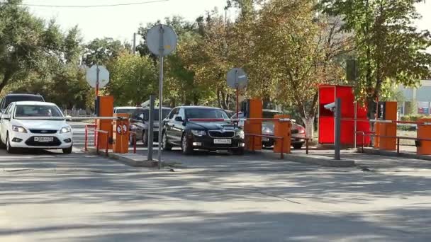 Volgogrado Federación Rusa Septiembre 2015 Barrera Seguridad Automática Aparcamiento — Vídeos de Stock