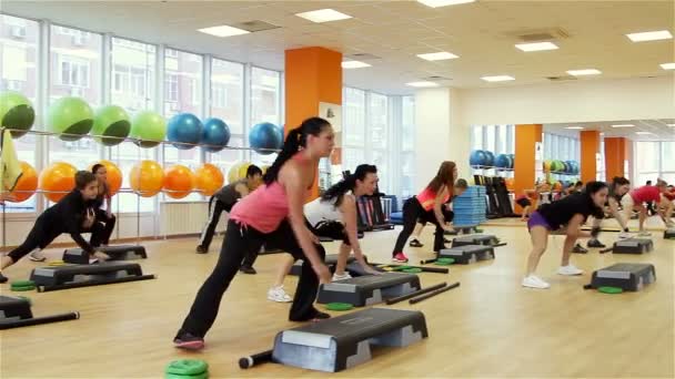 Mulher Bonita Trampolim Durante Exercício Fitness — Vídeo de Stock