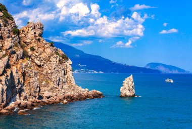 Bir mesafe, Crimea Ayu-Dag dağ deniz manzaralı