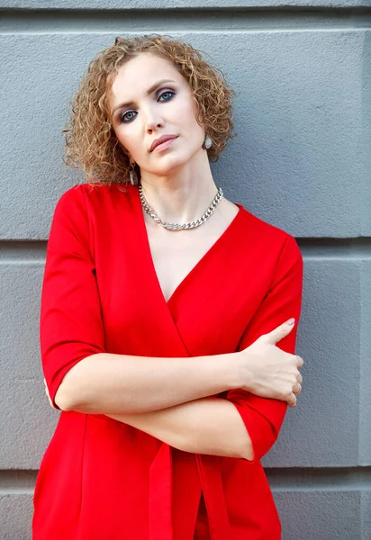 Pretty Woman Red Dress Posing City Street — Stock Photo, Image