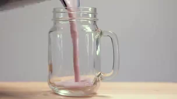 Berry Smoothie Part Pouring Berry Smoothie Cup Ingredients Strawberry Blueberries — Stock Video