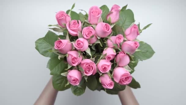 Women Hands Locate Bouquet Pink Roses Table Speed — Stock Video