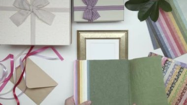 Fotoğraf çerçevesi hediye olarak kaydırma. Dekor seçin. Hız yukarıya. 11.