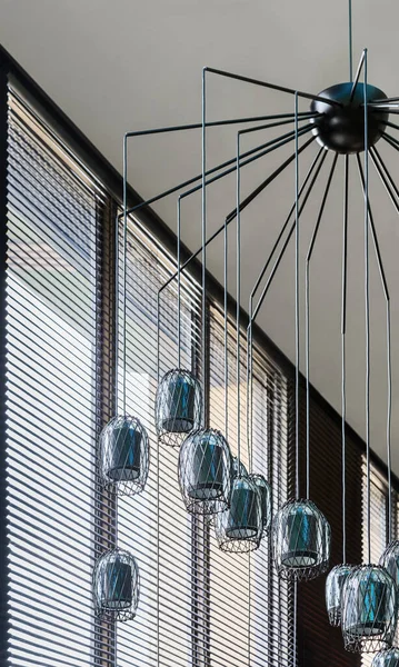 Lampes Décoratives Modernes Vertes Près Fenêtre — Photo