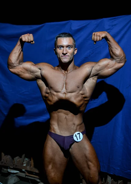 Double biceps arrière — Photo