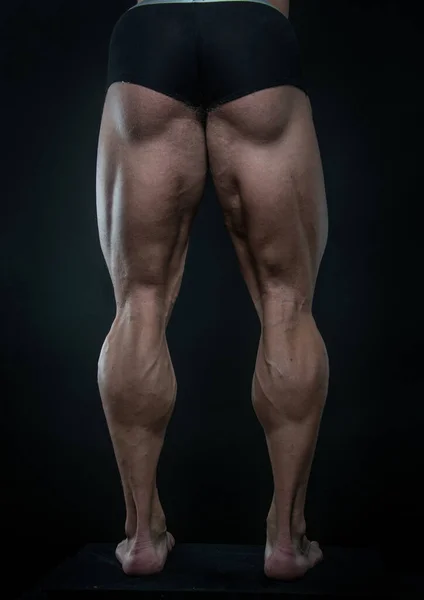 Muscled Manliga Ben Isolerad Bakgrund — Stockfoto