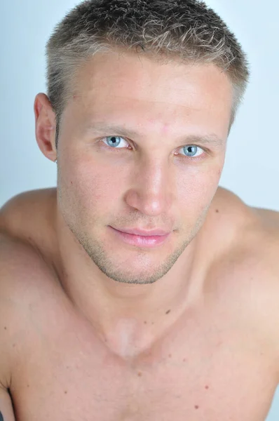 Portrait Muscular Man Blue Eyes — Stock Photo, Image