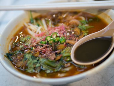 Penang asam laksa şehriye