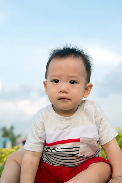 Портрет азиатского мальчика — стоковое фото