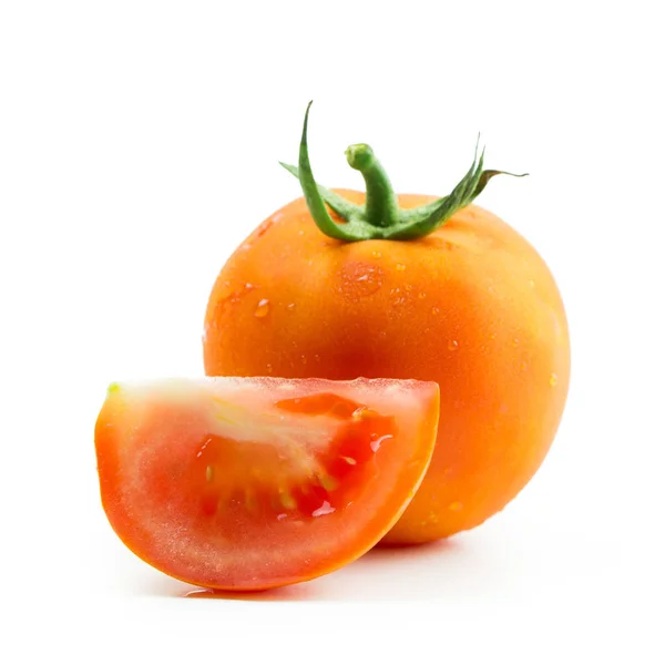 Verse tomaten op witte achtergrond — Stockfoto