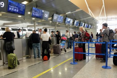 Hava Yolları onay Counter Shanghai Pudong Uluslararası Havaalanı'nda Türkiye