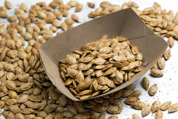 Palona pikantne nasion dyni z kminku i brązowego cukru — Zdjęcie stockowe