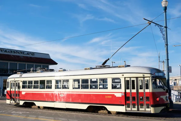 Історичні трамвай для відображення в Сан-Франциско — стокове фото