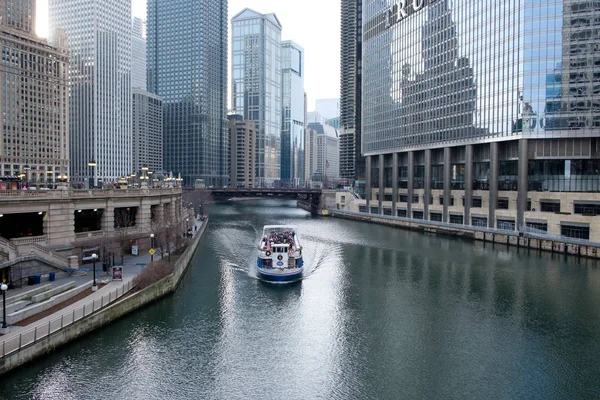 River Walk in downtown Chicago, Illinois, United States — Stock Photo, Image