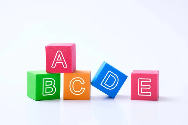 Cubos de alfabeto ABC para o conceito de educação infantil — Fotografia de Stock