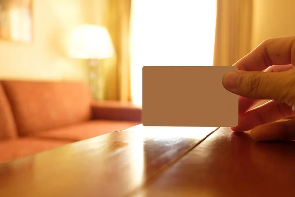 Üres fehér kártya egy szállodai szobában — Stock Fotó