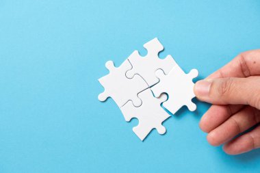 Dört parça bulmaca kareler diyagramı