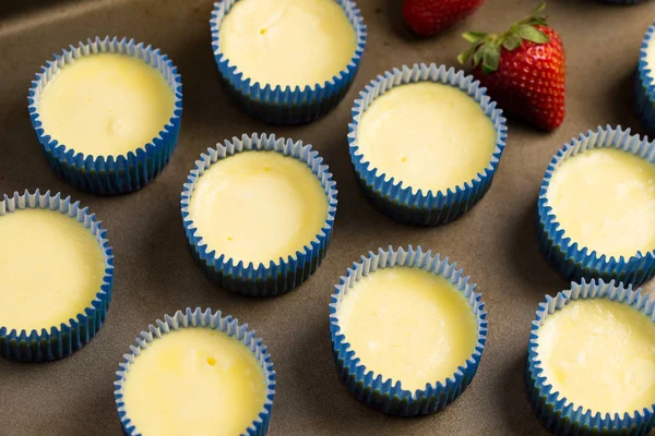 Mini pastel redondo de queso de fresa — Foto de Stock