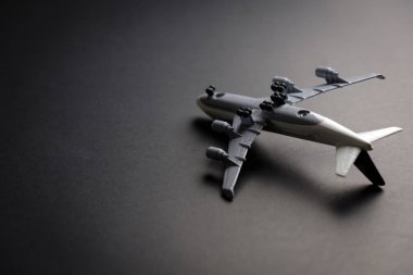 Hava felaketi konsepti olarak ticari uçak kazası.