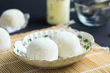 Japon tarzı mochi tatlı