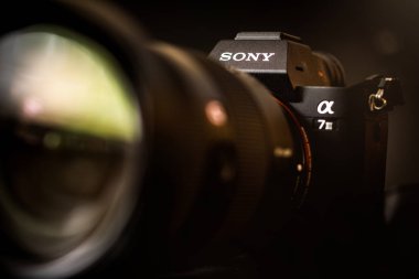 Sony A7iii aynasız dijital fotoğraf makinesi