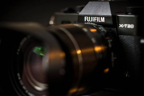Fujifilm X-T20-zrcadlovný digitální fotoaparát — Stock fotografie