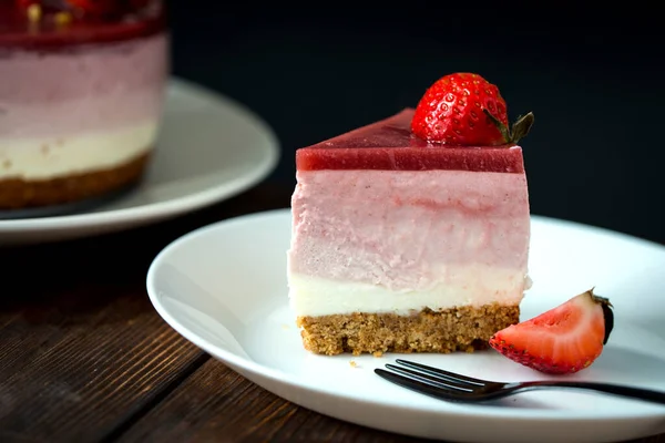 Geen bak aardbeien kwarktaart — Stockfoto