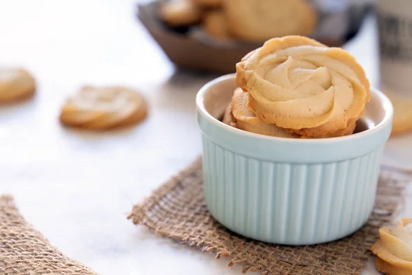 Biscoitos caseiros de manteiga na pilha — Fotografia de Stock