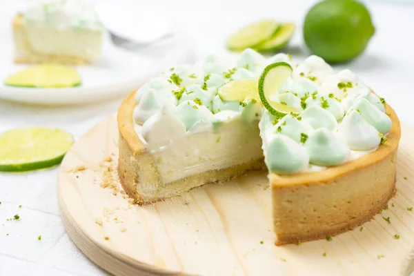 Key lime cheese tart with whipping cream on top — Stock Photo, Image