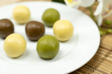 Ev yapımı aromalı fasulye ezmesi.