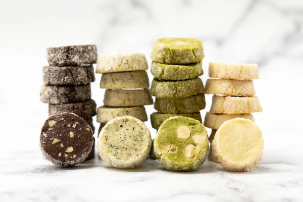 Разнообразные вкусы французское бриллиантовое печенье — стоковое фото