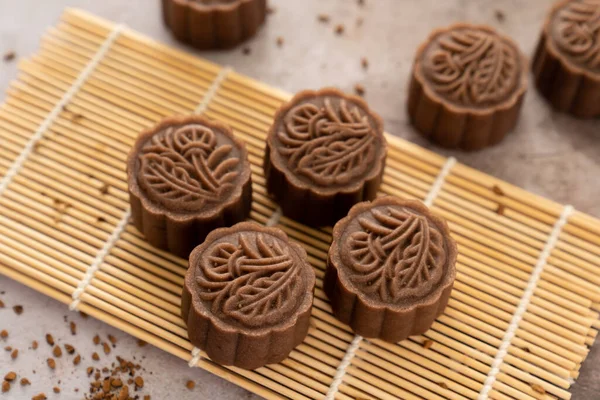 Traditionell kinesisk mocha mooncake — Stockfoto