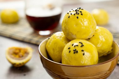 Şanghay yer elması ezmesi ve ay pastası.