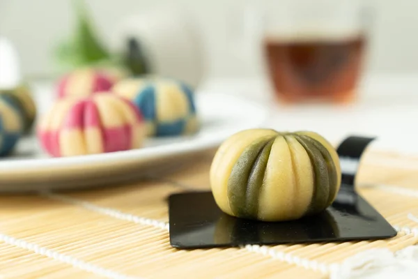 Bolo de confeitaria tradicional japonês wagashi — Fotografia de Stock